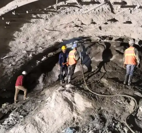 睢县拱顶带模注浆料的施工流程及注意事项